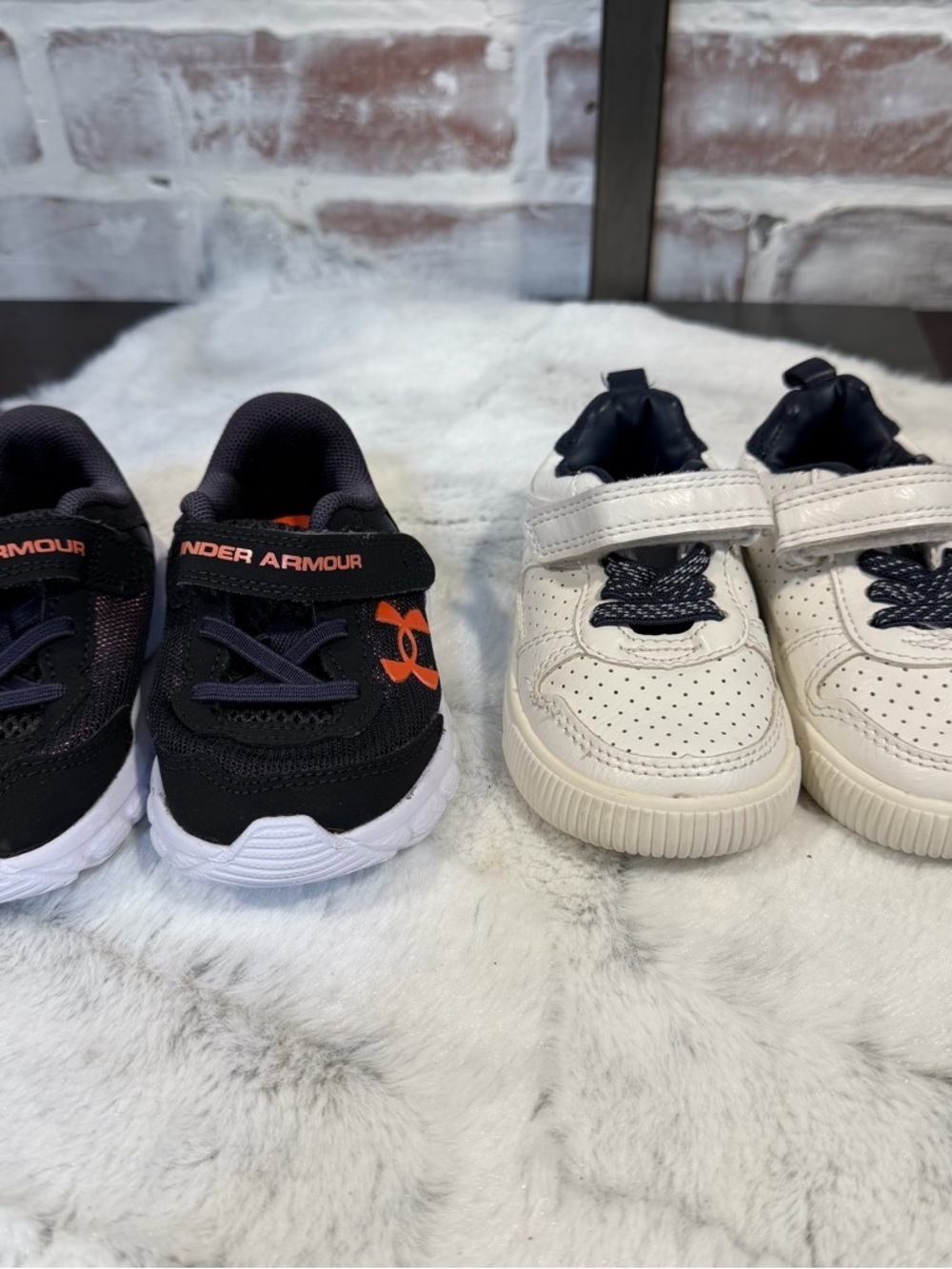 Under Armour Kids Black/Orange and Cream/Black Sneaker Set infant 5